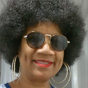 Meet your Posher, Jacqueline